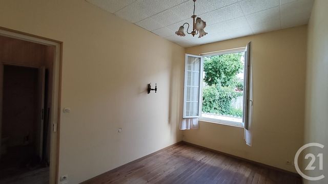 maison à vendre - 5 pièces - 91.0 m2 - SAINTES - 17 - POITOU-CHARENTES - Century 21 Agence De L'Europe