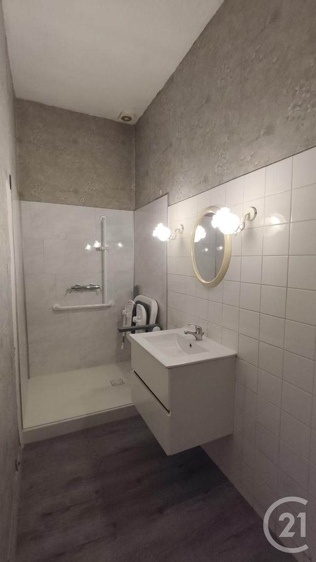 maison à vendre - 5 pièces - 91.0 m2 - SAINTES - 17 - POITOU-CHARENTES - Century 21 Agence De L'Europe
