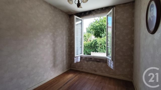 maison à vendre - 5 pièces - 91.0 m2 - SAINTES - 17 - POITOU-CHARENTES - Century 21 Agence De L'Europe