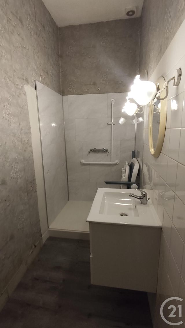 maison à vendre - 5 pièces - 83.0 m2 - SAINTES - 17 - POITOU-CHARENTES - Century 21 Agence De L'Europe