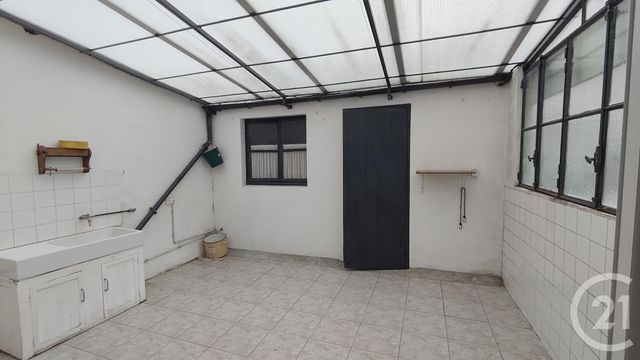 maison à vendre - 5 pièces - 83.0 m2 - SAINTES - 17 - POITOU-CHARENTES - Century 21 Agence De L'Europe