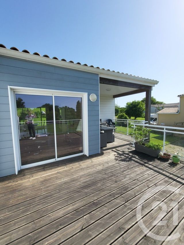 maison à vendre - 6 pièces - 151.0 m2 - BUSSAC SUR CHARENTE - 17 - POITOU-CHARENTES - Century 21 Agence De L'Europe