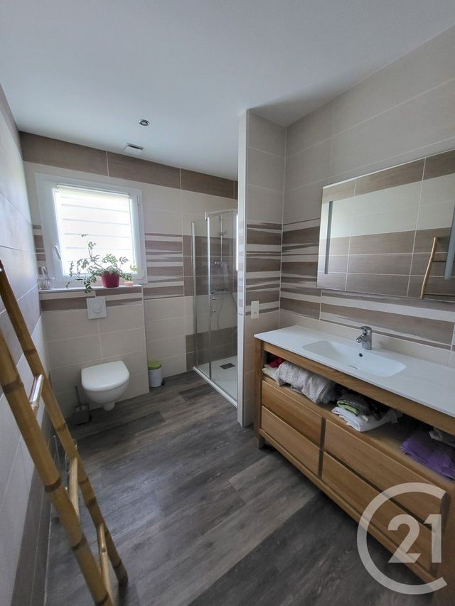 maison à vendre - 6 pièces - 151.0 m2 - BUSSAC SUR CHARENTE - 17 - POITOU-CHARENTES - Century 21 Agence De L'Europe