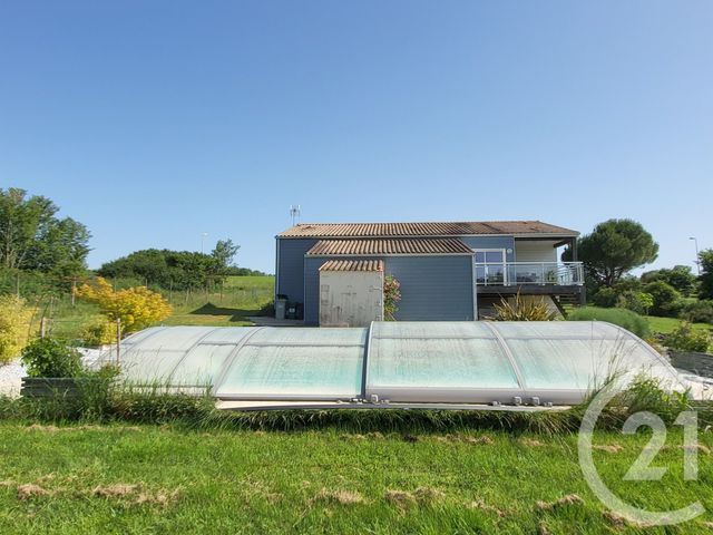 maison à vendre - 6 pièces - 151.0 m2 - BUSSAC SUR CHARENTE - 17 - POITOU-CHARENTES - Century 21 Agence De L'Europe