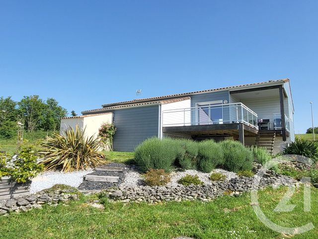 maison à vendre - 6 pièces - 151.0 m2 - BUSSAC SUR CHARENTE - 17 - POITOU-CHARENTES - Century 21 Agence De L'Europe