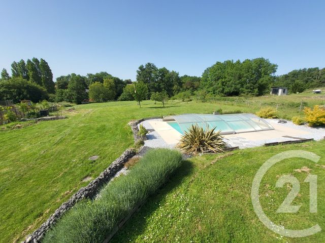maison à vendre - 6 pièces - 151.0 m2 - BUSSAC SUR CHARENTE - 17 - POITOU-CHARENTES - Century 21 Agence De L'Europe