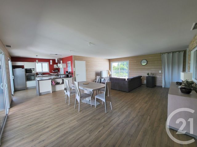 maison à vendre - 6 pièces - 151.0 m2 - BUSSAC SUR CHARENTE - 17 - POITOU-CHARENTES - Century 21 Agence De L'Europe