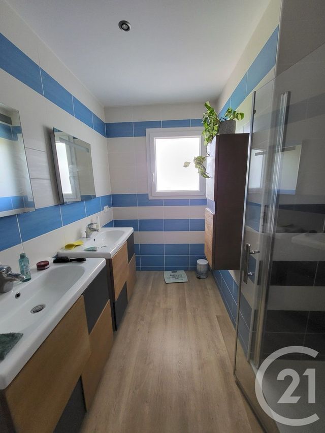 maison à vendre - 6 pièces - 151.0 m2 - BUSSAC SUR CHARENTE - 17 - POITOU-CHARENTES - Century 21 Agence De L'Europe