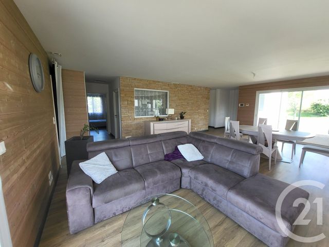 maison à vendre - 6 pièces - 151.0 m2 - BUSSAC SUR CHARENTE - 17 - POITOU-CHARENTES - Century 21 Agence De L'Europe