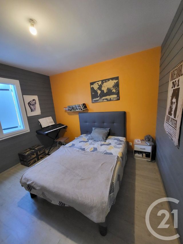 maison à vendre - 6 pièces - 151.0 m2 - BUSSAC SUR CHARENTE - 17 - POITOU-CHARENTES - Century 21 Agence De L'Europe