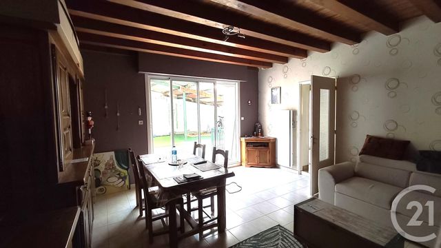 maison à vendre - 4 pièces - 77.0 m2 - SAINTES - 17 - POITOU-CHARENTES - Century 21 Agence De L'Europe