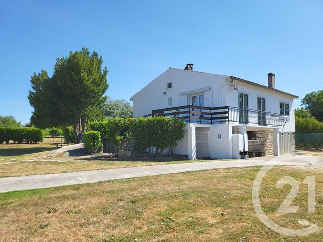 maison à vendre - 4 pièces - 94.36 m2 - CHANIERS - 17 - POITOU-CHARENTES - Century 21 Agence De L'Europe