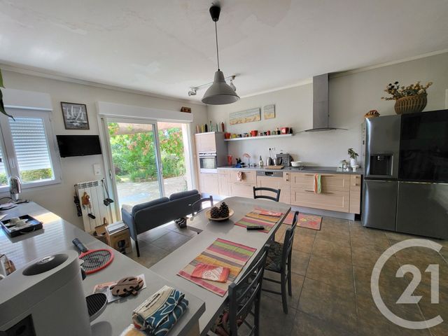 maison à vendre - 5 pièces - 164.7 m2 - CORME ROYAL - 17 - POITOU-CHARENTES - Century 21 Agence De L'Europe