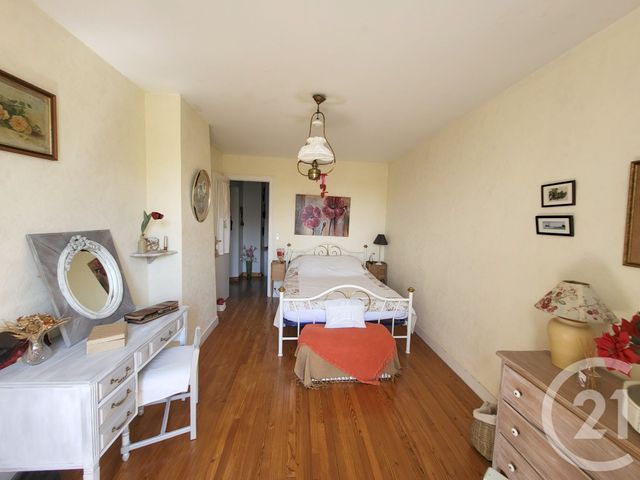 maison à vendre - 5 pièces - 164.7 m2 - CORME ROYAL - 17 - POITOU-CHARENTES - Century 21 Agence De L'Europe