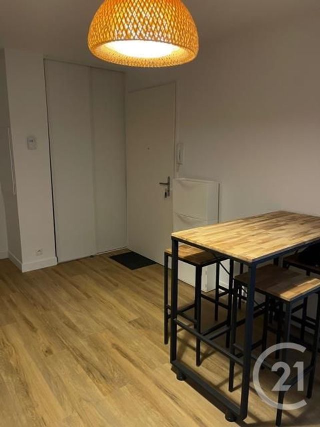 Appartement F2 à louer - 2 pièces - 37.53 m2 - SAINTES - 17 - POITOU-CHARENTES - Century 21 Agence De L'Europe