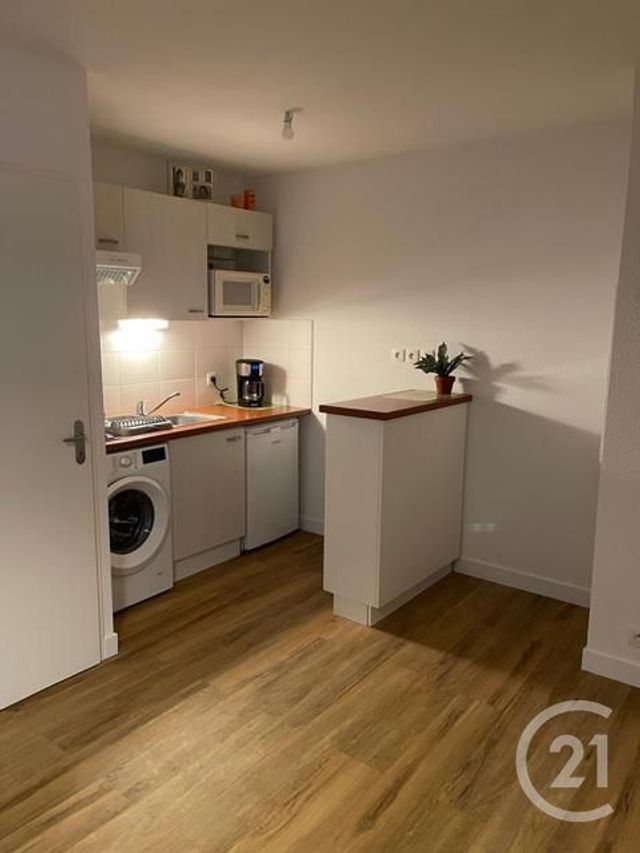 Appartement F2 à louer - 2 pièces - 37.53 m2 - SAINTES - 17 - POITOU-CHARENTES - Century 21 Agence De L'Europe