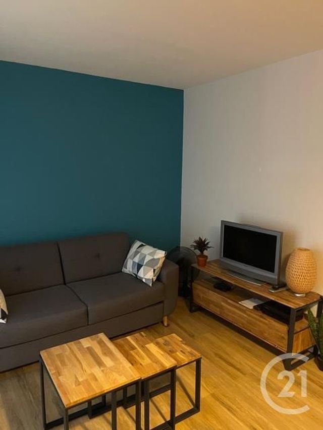 Appartement F2 à louer - 2 pièces - 37.53 m2 - SAINTES - 17 - POITOU-CHARENTES - Century 21 Agence De L'Europe