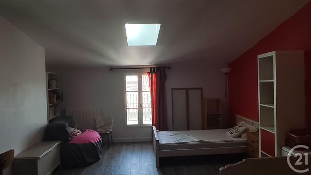 Appartement F5 à vendre - 6 pièces - 157.0 m2 - SAINTES - 17 - POITOU-CHARENTES - Century 21 Agence De L'Europe