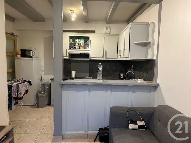 Appartement à louer - 2 pièces - 27.0 m2 - SAINTES - 17 - POITOU-CHARENTES - Century 21 Agence De L'Europe