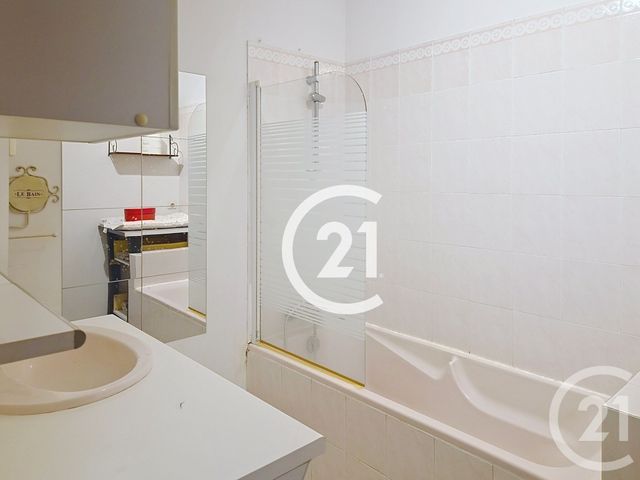 maison à vendre - 6 pièces - 171.0 m2 - CHANIERS - 17 - POITOU-CHARENTES - Century 21 Agence De L'Europe