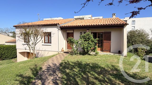maison à vendre - 4 pièces - 89.57 m2 - SAINTES - 17 - POITOU-CHARENTES - Century 21 Agence De L'Europe