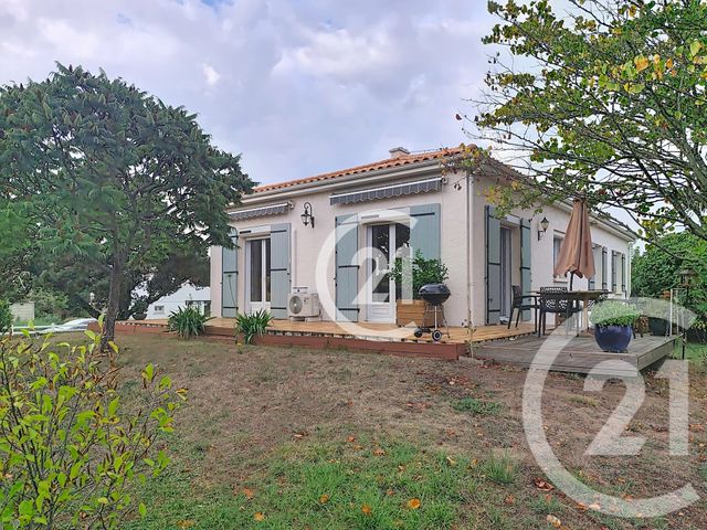 maison à vendre - 6 pièces - 159.0 m2 - SAINTES - 17 - POITOU-CHARENTES - Century 21 Agence De L'Europe