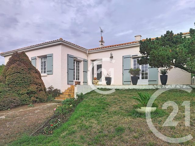 maison à vendre - 6 pièces - 159.0 m2 - SAINTES - 17 - POITOU-CHARENTES - Century 21 Agence De L'Europe