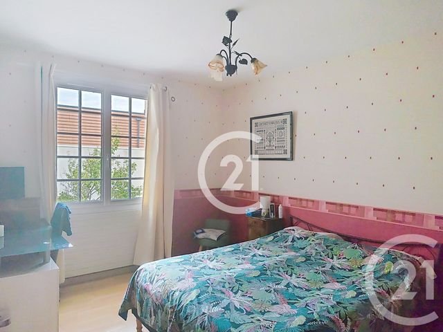 maison à vendre - 6 pièces - 159.0 m2 - SAINTES - 17 - POITOU-CHARENTES - Century 21 Agence De L'Europe