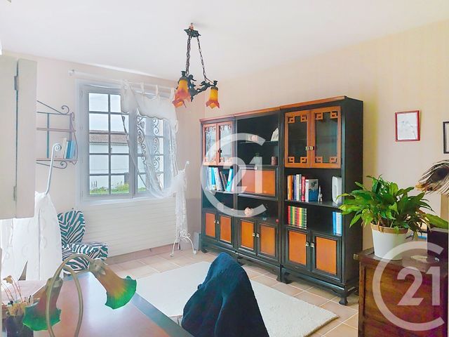maison à vendre - 6 pièces - 159.0 m2 - SAINTES - 17 - POITOU-CHARENTES - Century 21 Agence De L'Europe
