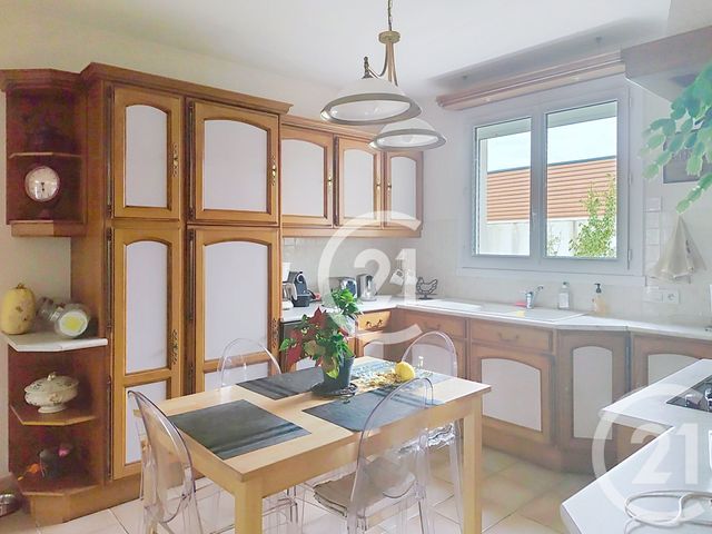 maison à vendre - 6 pièces - 159.0 m2 - SAINTES - 17 - POITOU-CHARENTES - Century 21 Agence De L'Europe
