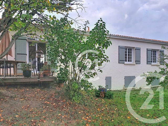 maison à vendre - 6 pièces - 159.0 m2 - SAINTES - 17 - POITOU-CHARENTES - Century 21 Agence De L'Europe