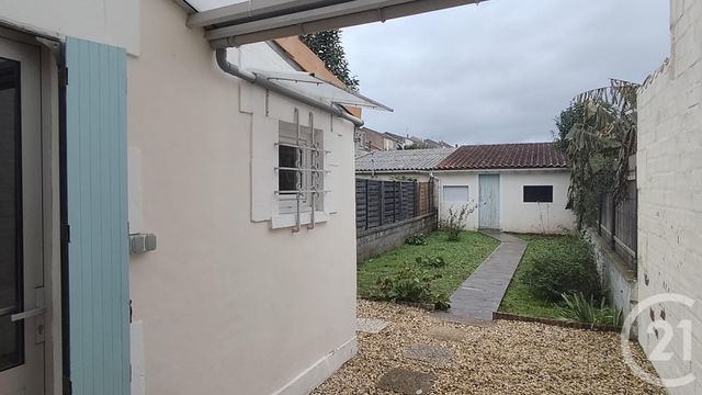 maison à vendre - 4 pièces - 81.18 m2 - SAINTES - 17 - POITOU-CHARENTES - Century 21 Agence De L'Europe