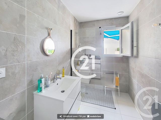 maison à vendre - 5 pièces - 99.0 m2 - SAINTES - 17 - POITOU-CHARENTES - Century 21 Agence De L'Europe