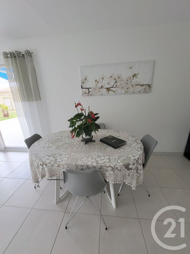 maison à vendre - 5 pièces - 99.0 m2 - SAINTES - 17 - POITOU-CHARENTES - Century 21 Agence De L'Europe