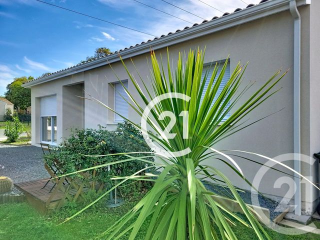 maison à vendre - 5 pièces - 99.0 m2 - SAINTES - 17 - POITOU-CHARENTES - Century 21 Agence De L'Europe