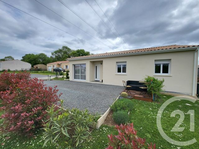 maison à vendre - 5 pièces - 99.0 m2 - SAINTES - 17 - POITOU-CHARENTES - Century 21 Agence De L'Europe