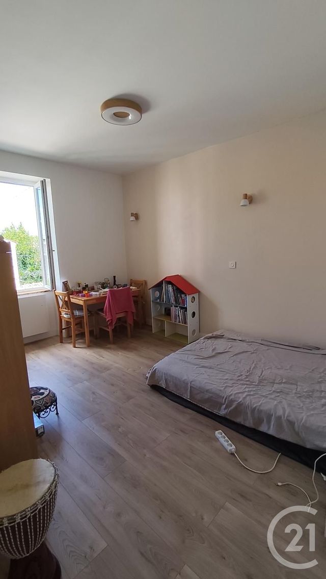 maison à vendre - 4 pièces - 59.2 m2 - SAINTES - 17 - POITOU-CHARENTES - Century 21 Agence De L'Europe