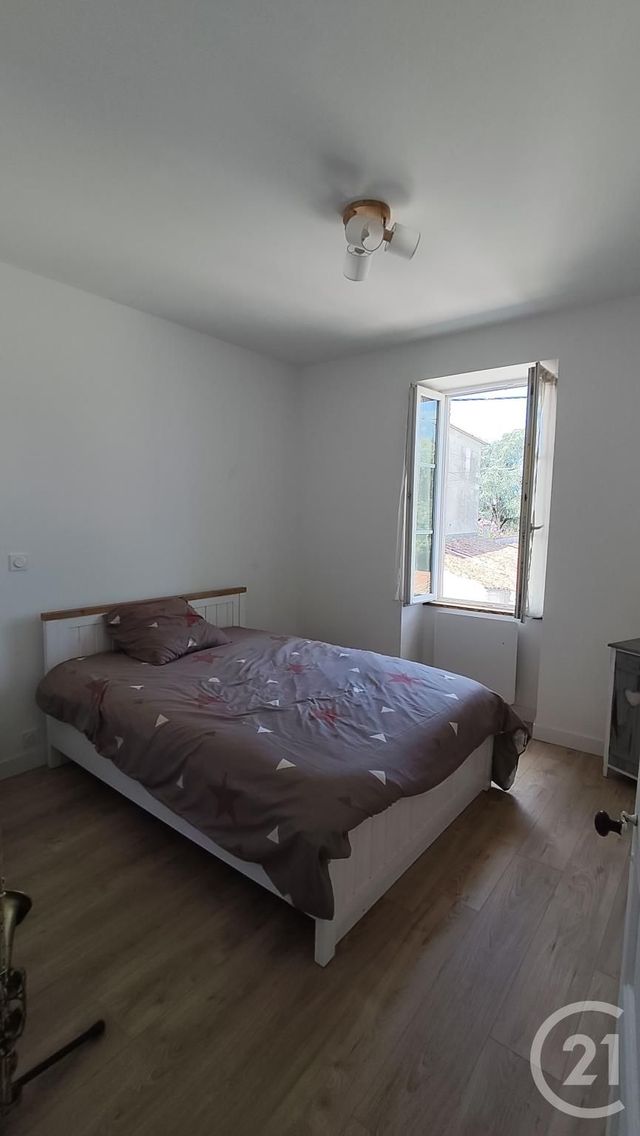 maison à vendre - 4 pièces - 59.2 m2 - SAINTES - 17 - POITOU-CHARENTES - Century 21 Agence De L'Europe