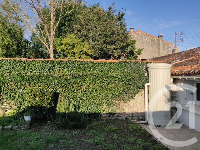 maison à vendre - 3 pièces - 73.46 m2 - ST JEAN D ANGELY - 17 - POITOU-CHARENTES - Century 21 Agence De L'Europe