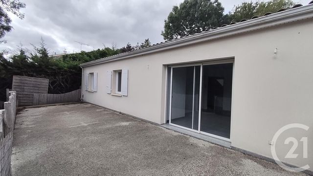 maison à vendre - 4 pièces - 116.4 m2 - FONTCOUVERTE - 17 - POITOU-CHARENTES - Century 21 Agence De L'Europe