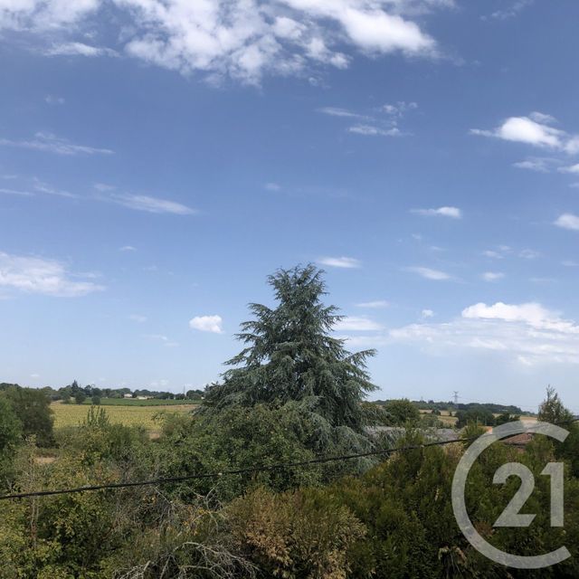 Appartement F4 à vendre - 4 pièces - 85.7 m2 - SAINTES - 17 - POITOU-CHARENTES - Century 21 Agence De L'Europe