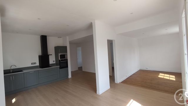 maison à vendre - 5 pièces - 82.34 m2 - SAINTES - 17 - POITOU-CHARENTES - Century 21 Agence De L'Europe