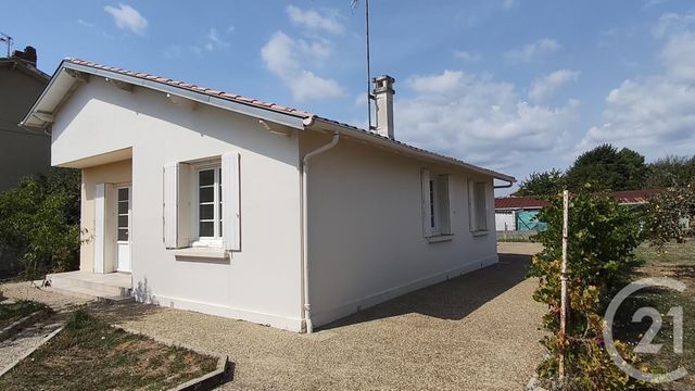 maison à vendre - 5 pièces - 82.34 m2 - SAINTES - 17 - POITOU-CHARENTES - Century 21 Agence De L'Europe