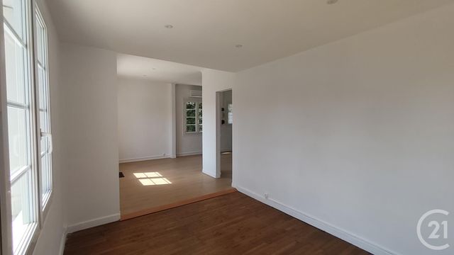 maison à vendre - 5 pièces - 82.34 m2 - SAINTES - 17 - POITOU-CHARENTES - Century 21 Agence De L'Europe