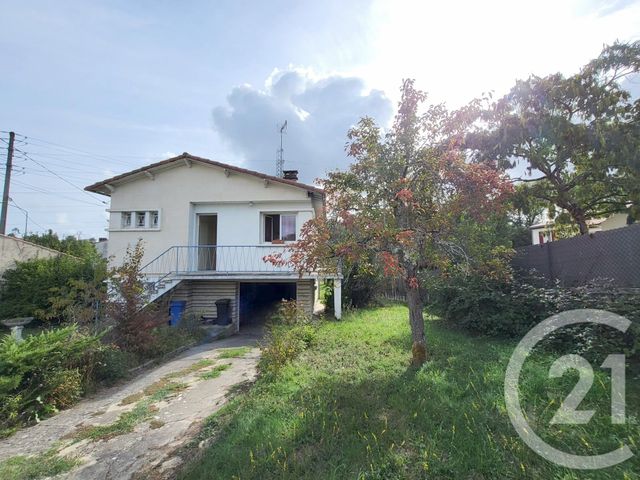 maison à vendre - 5 pièces - 100.6 m2 - SAINTES - 17 - POITOU-CHARENTES - Century 21 Agence De L'Europe