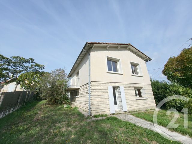 maison à vendre - 5 pièces - 100.6 m2 - SAINTES - 17 - POITOU-CHARENTES - Century 21 Agence De L'Europe