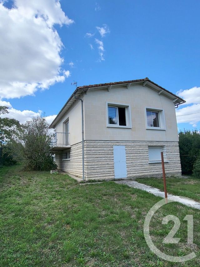maison à vendre - 5 pièces - 100.6 m2 - SAINTES - 17 - POITOU-CHARENTES - Century 21 Agence De L'Europe