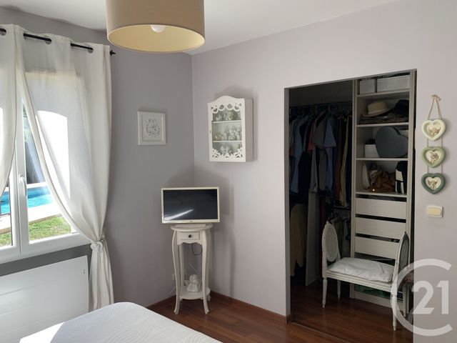 maison à vendre - 5 pièces - 125.0 m2 - SAINTES - 17 - POITOU-CHARENTES - Century 21 Agence De L'Europe